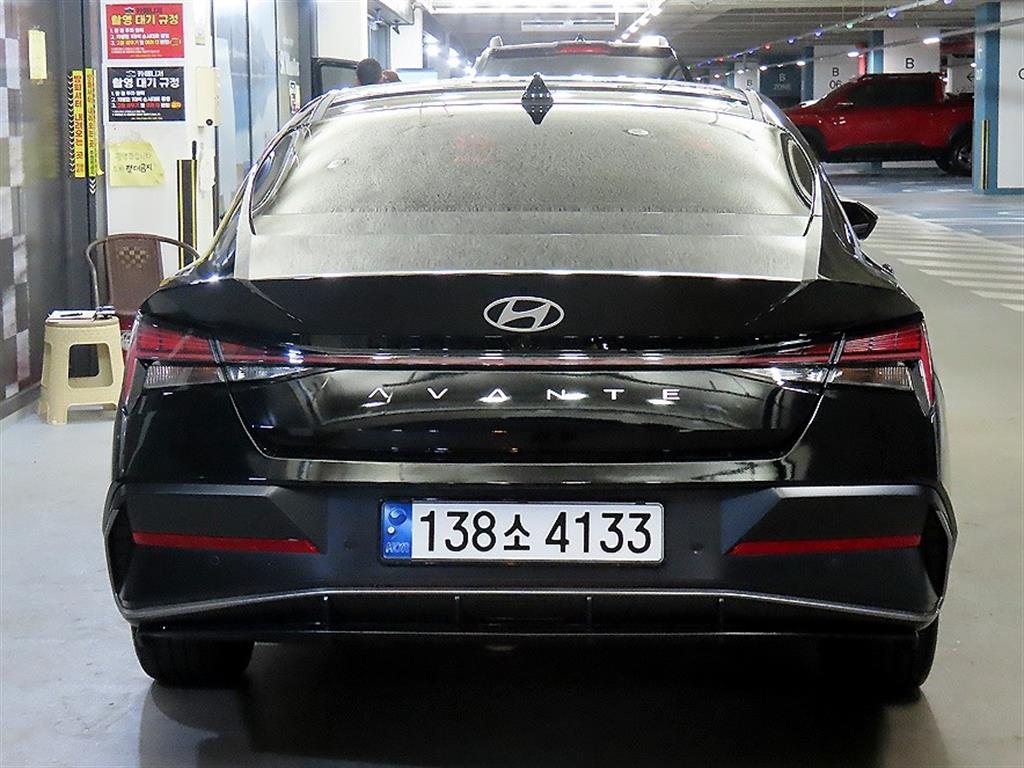 HYUNDAI Avante - Vista 5