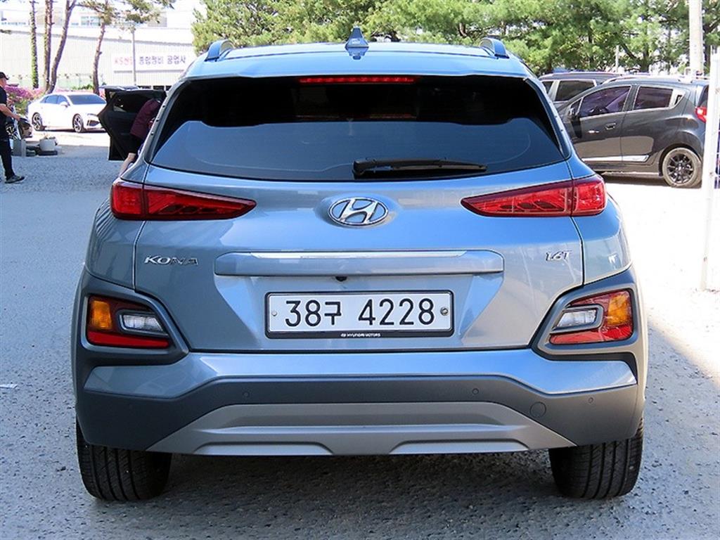 HYUNDAI Kona - Vista 4