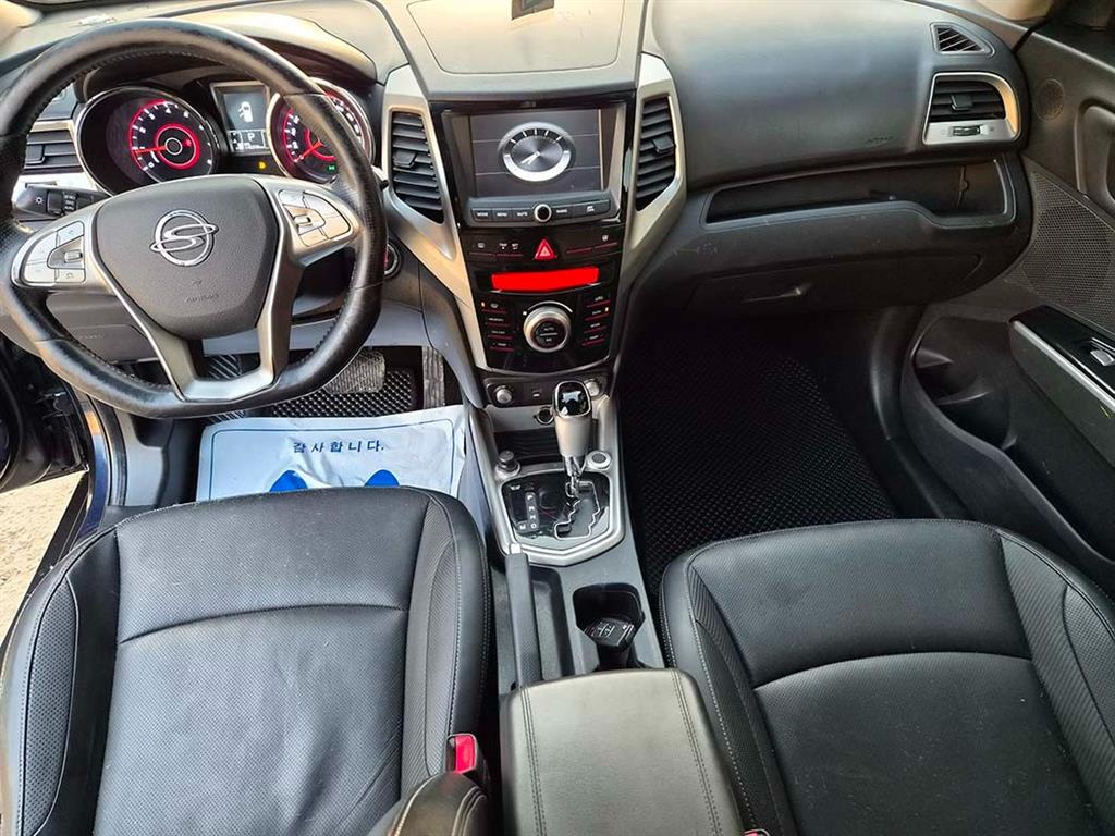 Ssangyong Tivoli - Vista 10