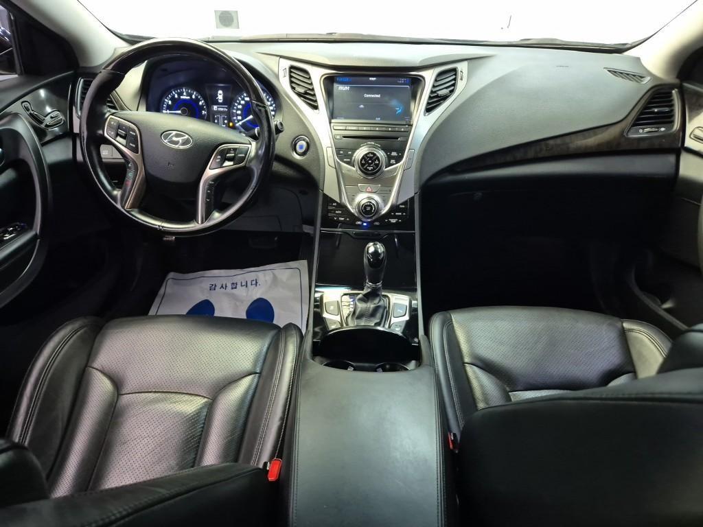 HYUNDAI Grandeur - Vista 7
