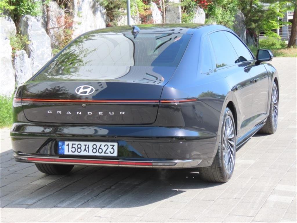 HYUNDAI Grandeur - Vista 5