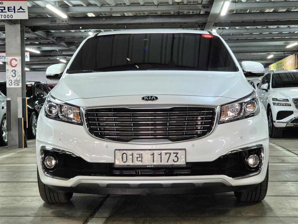 KIA Carnival 2018 the color of pearl - Importación desde Corea - HF Imports Iquique - Foto 1