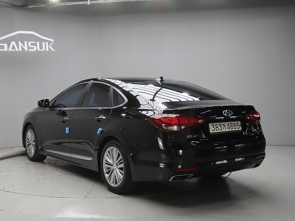 HYUNDAI Aslan - Vista 5