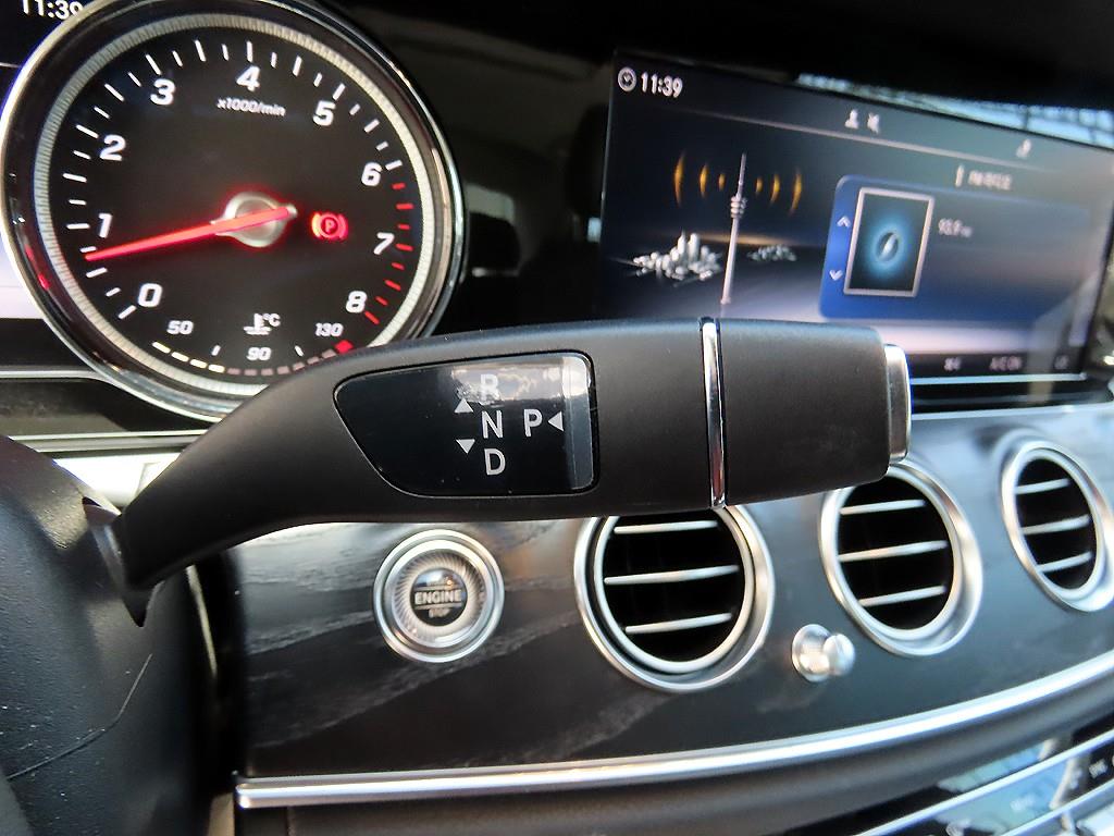 Mercedes Benz E class - Vista 10