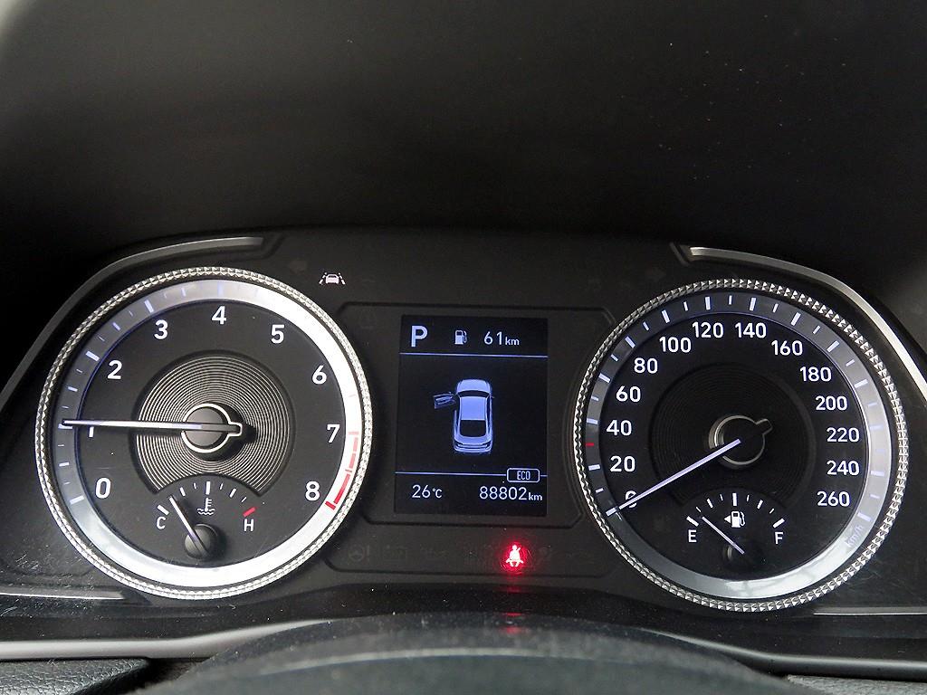 HYUNDAI Sonata - Vista 11