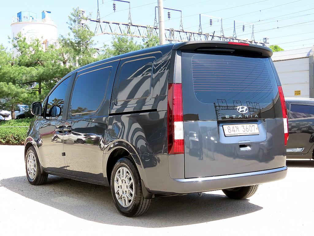 HYUNDAI Staria - Vista 3