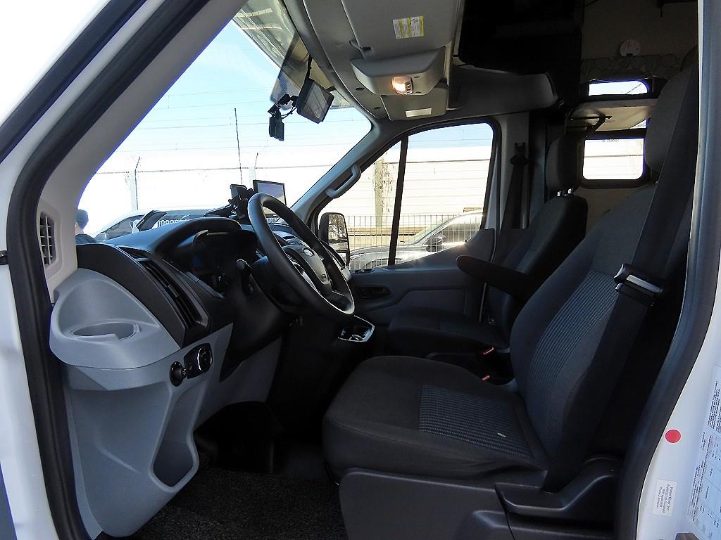 Ford Transit - Vista 5