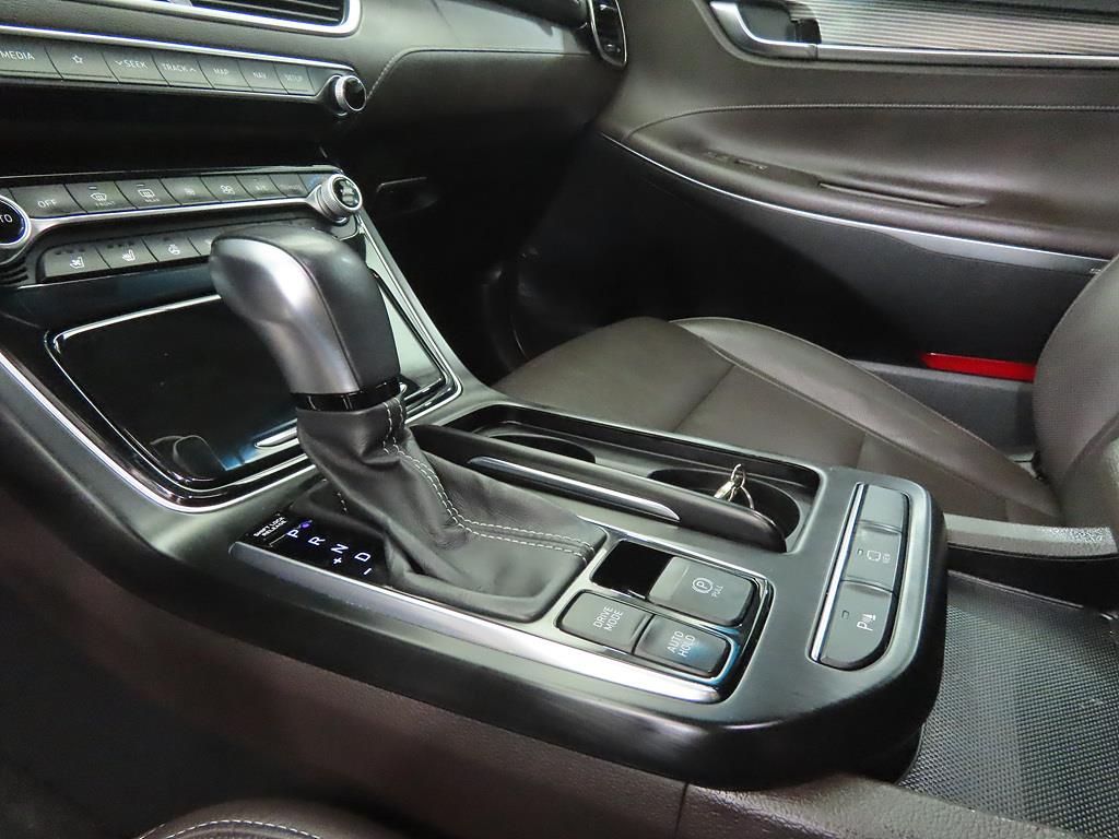 HYUNDAI Grandeur - Vista 11