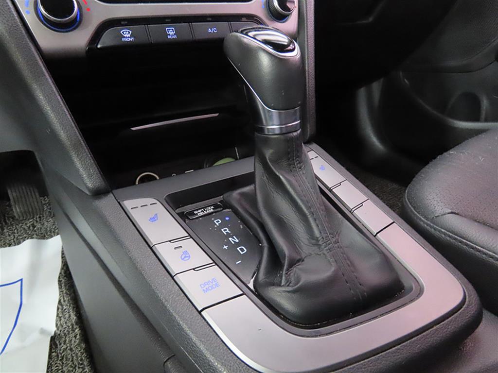 HYUNDAI Avante - Vista 11