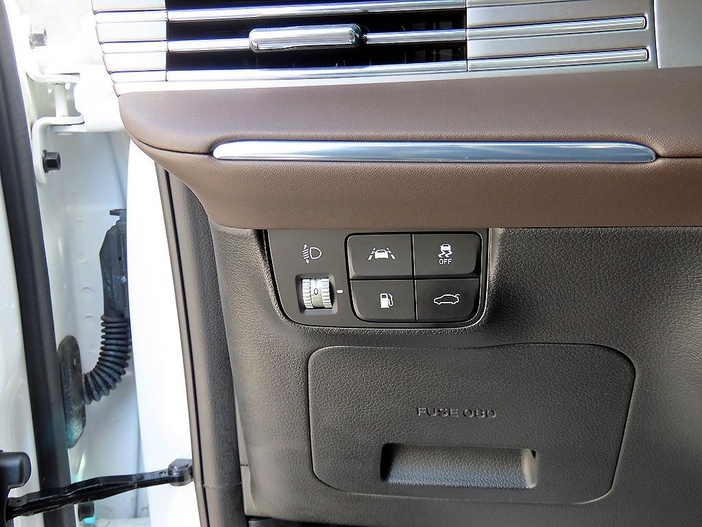 HYUNDAI Grandeur - Vista 12