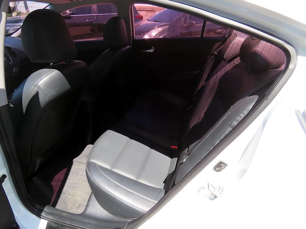 KIA K3 - Vista 6
