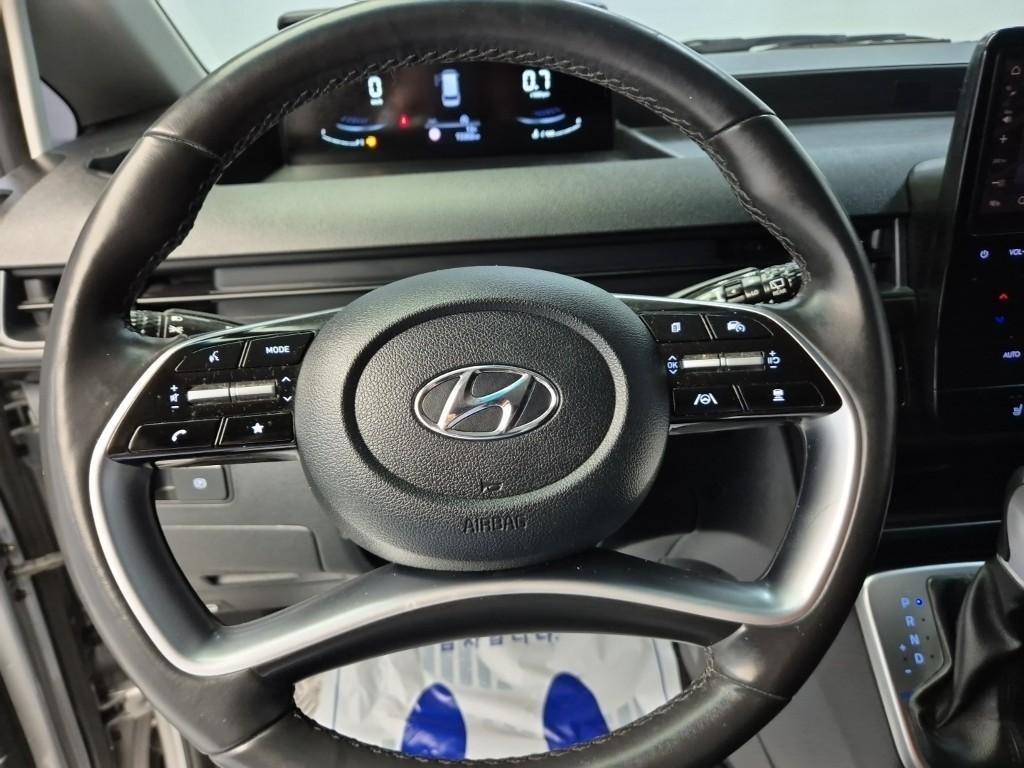 HYUNDAI Staria - Vista 9
