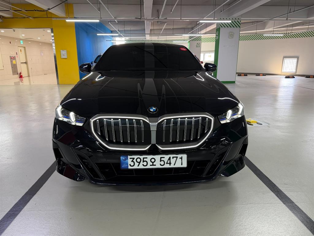BMW 5 Series 2024 Negro - Importación desde Corea - HF Imports Iquique - Foto 1