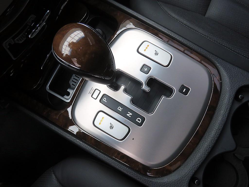 HYUNDAI Genesis - Vista 11