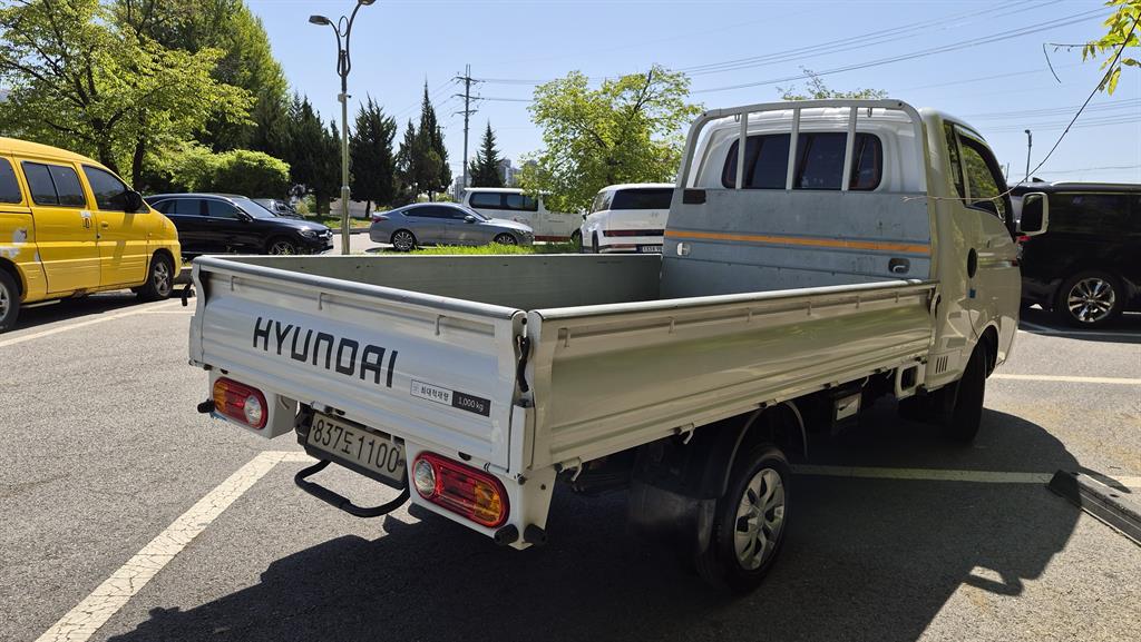 Small Truck Cargo (small) - Vista 3