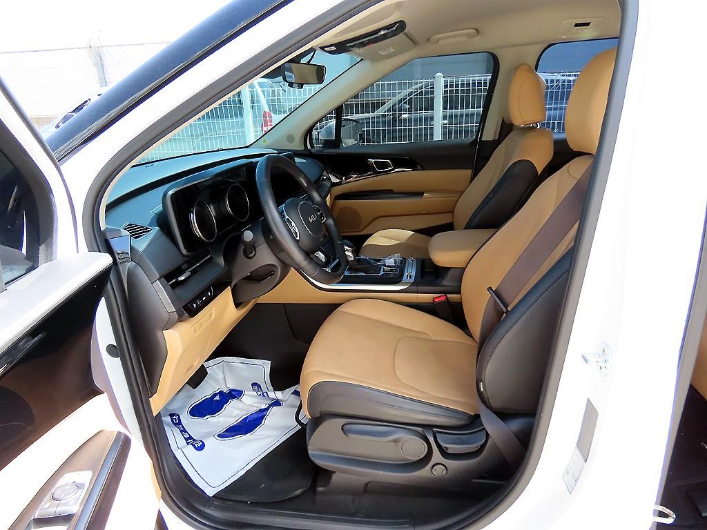 KIA Carnival - Vista 5