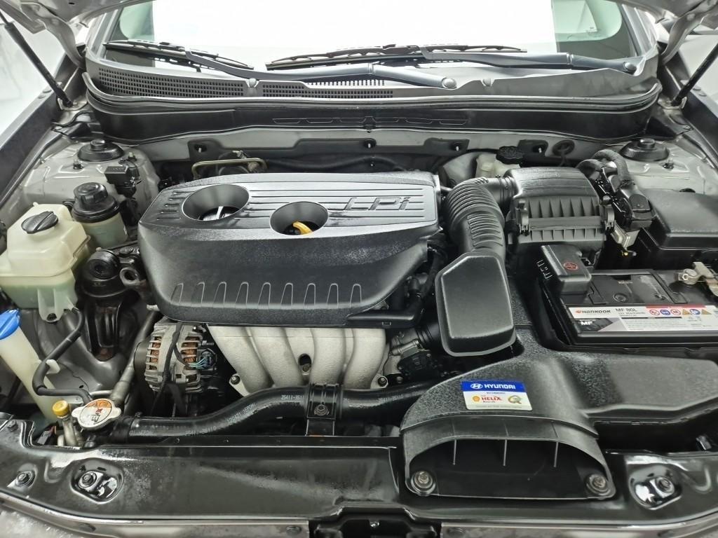 HYUNDAI Sonata - Vista 5
