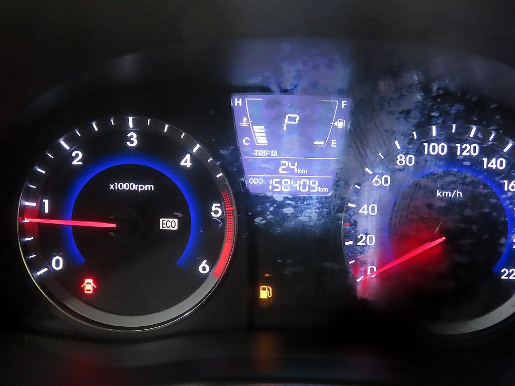 HYUNDAI Accent - Vista 9