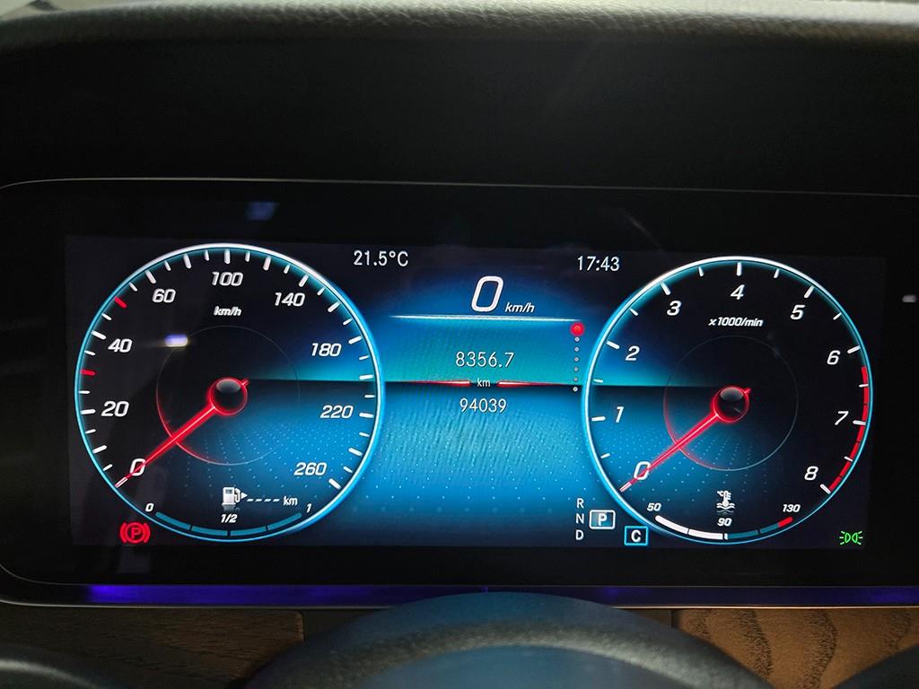 Mercedes Benz E class - Vista 8