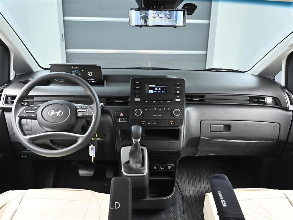 HYUNDAI Staria - Vista 7
