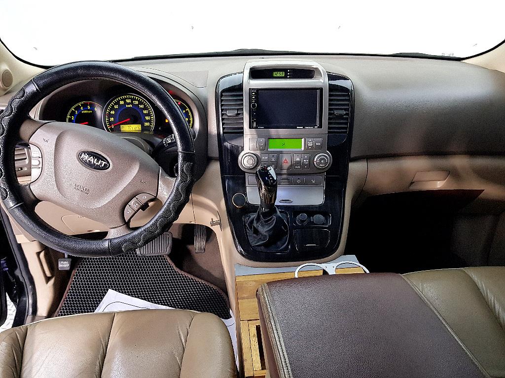 KIA Carnival - Vista 5