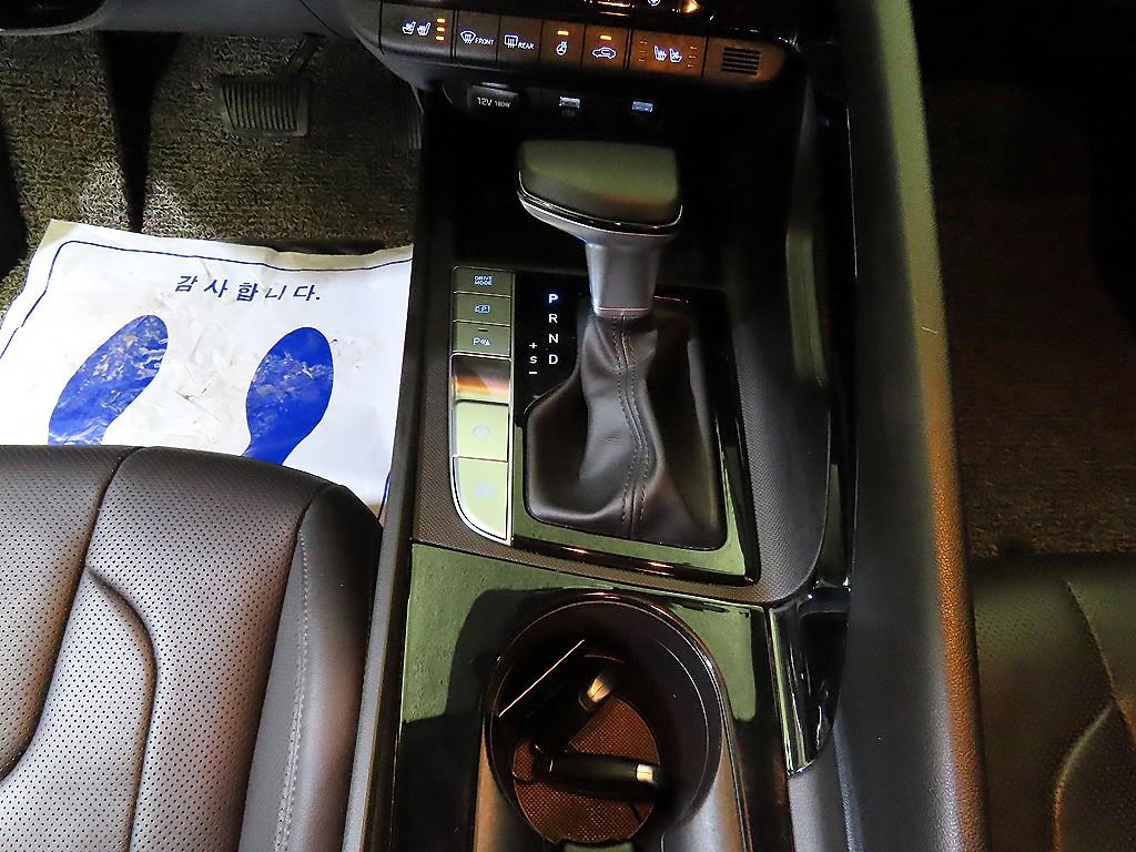 HYUNDAI Avante - Vista 12