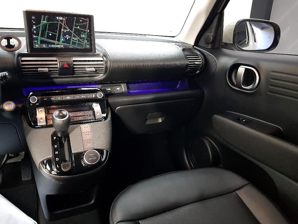 HYUNDAI Casper - Vista 10