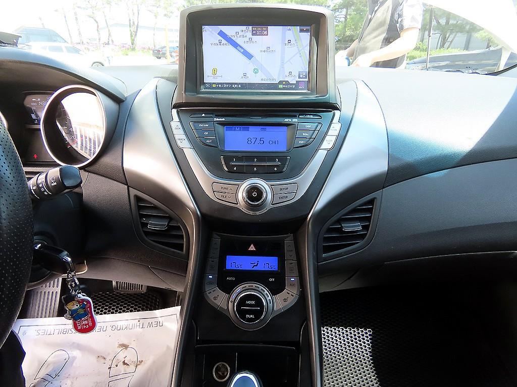 HYUNDAI Avante 2013 Blanco - Importación desde Corea - HF Imports Iquique - Foto 13