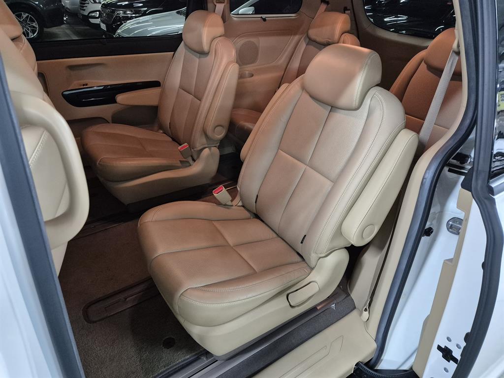 KIA Carnival 2018 the color of pearl - Importación desde Corea - HF Imports Iquique - Foto 18