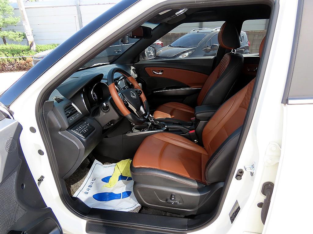 Ssangyong Tivoli - Vista 5
