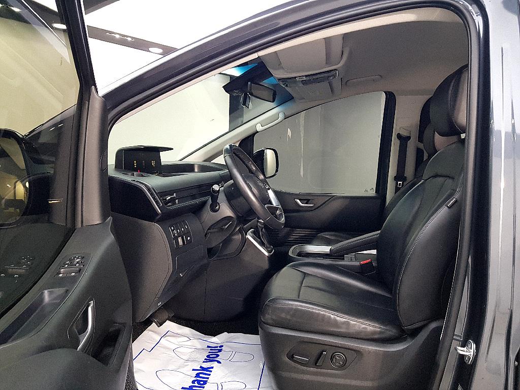 HYUNDAI Staria - Vista 8