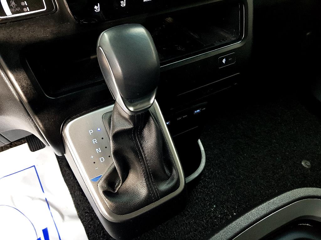 HYUNDAI Staria - Vista 12