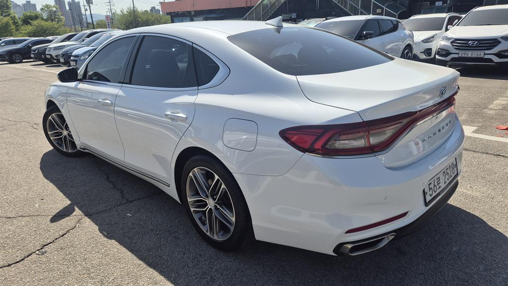 HYUNDAI Grandeur - Vista 6