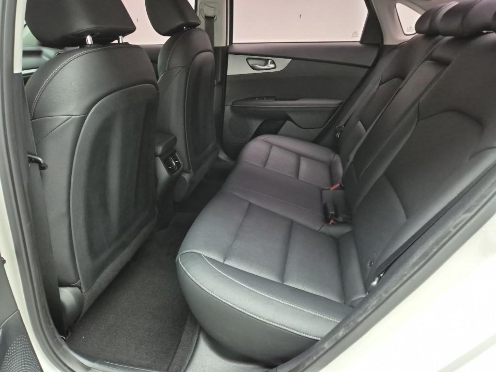 KIA K3 2019 Blanco - Importación desde Corea - HF Imports Iquique - Foto 13
