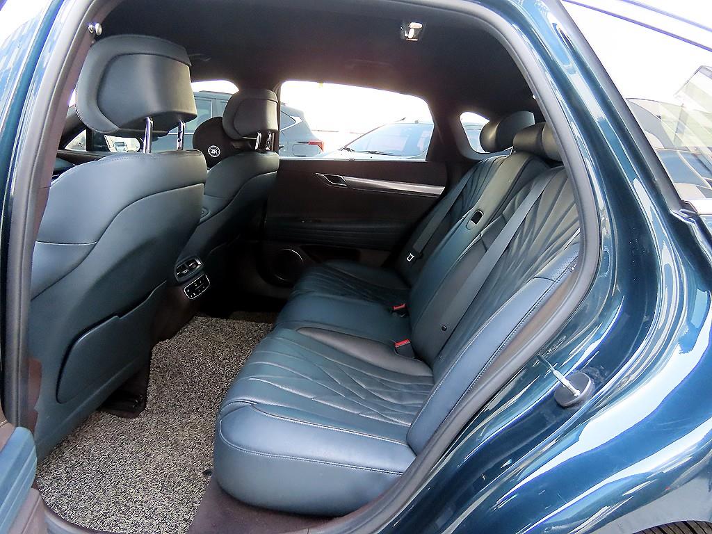 Genesis G80 - Vista 6