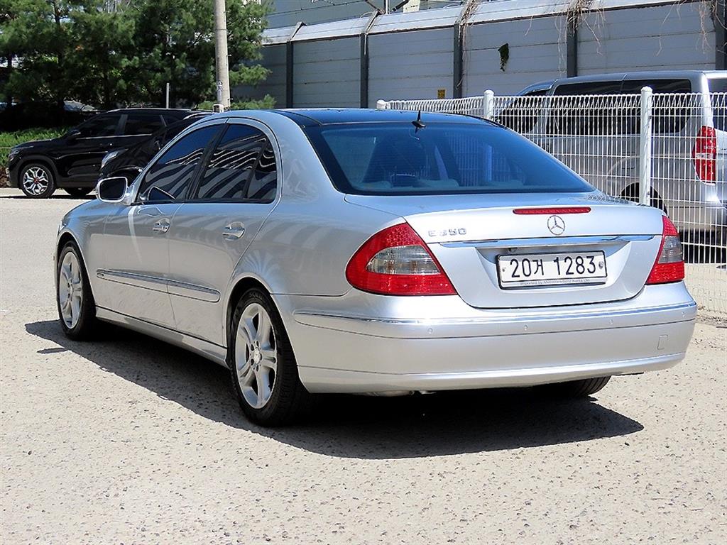 Mercedes Benz E class - Vista 3