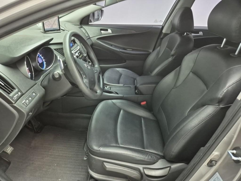HYUNDAI Sonata - Vista 11