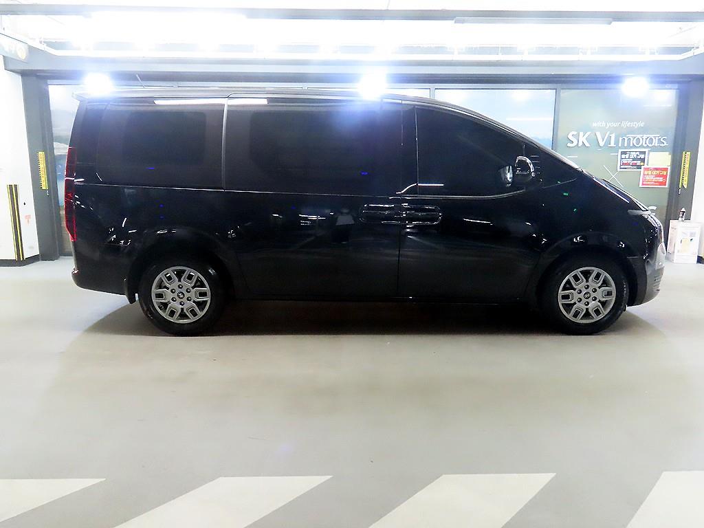 HYUNDAI Staria - Vista 3