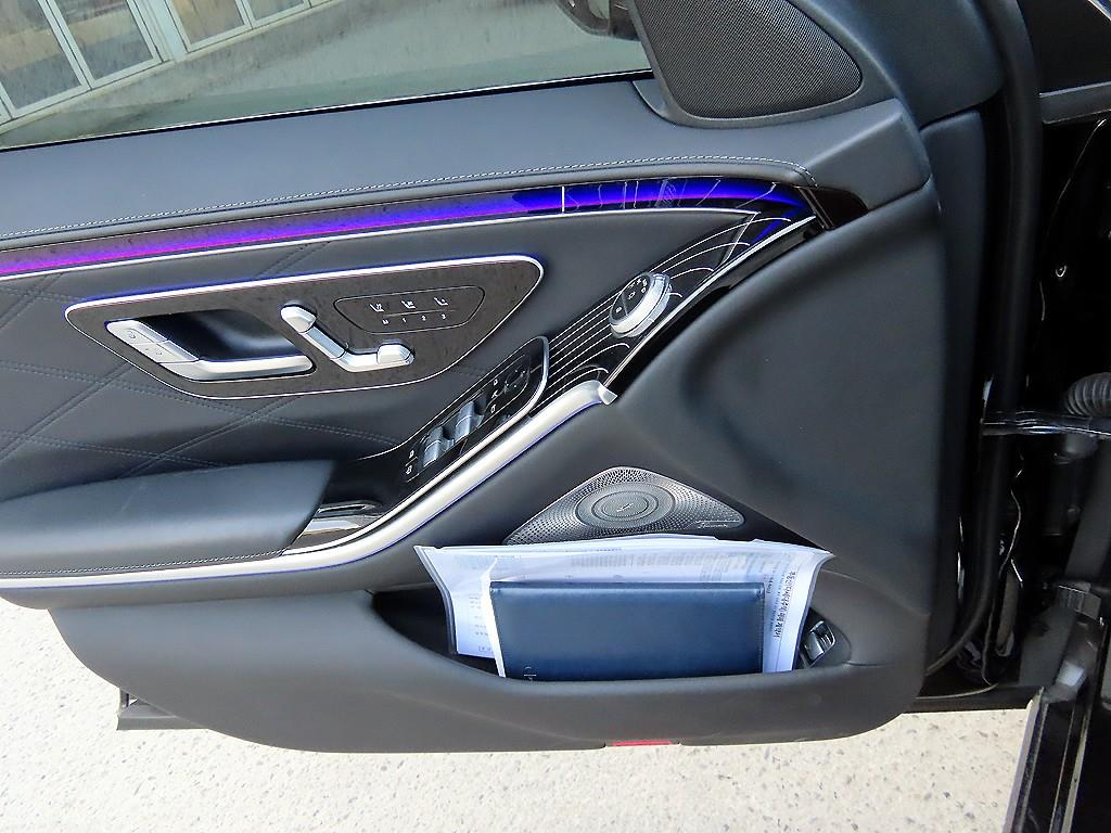 Mercedes Benz S Class - Vista 12