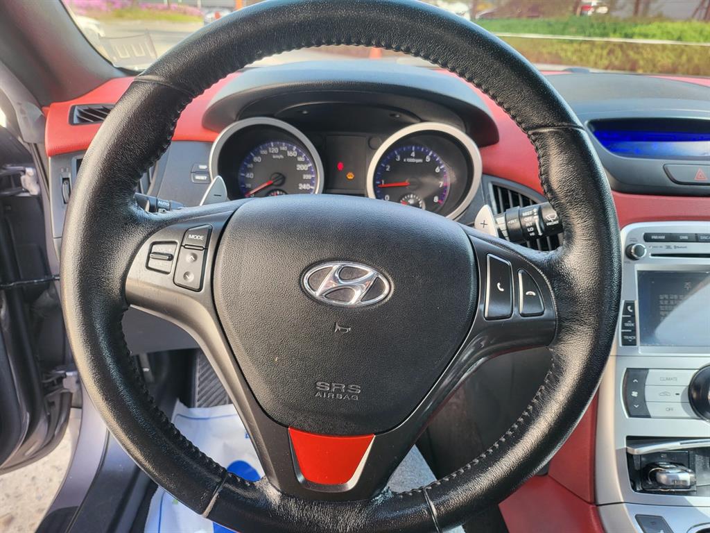 HYUNDAI Genesis - Vista 7