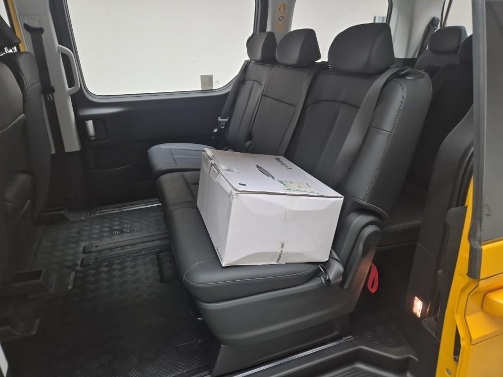 HYUNDAI Staria - Vista 12