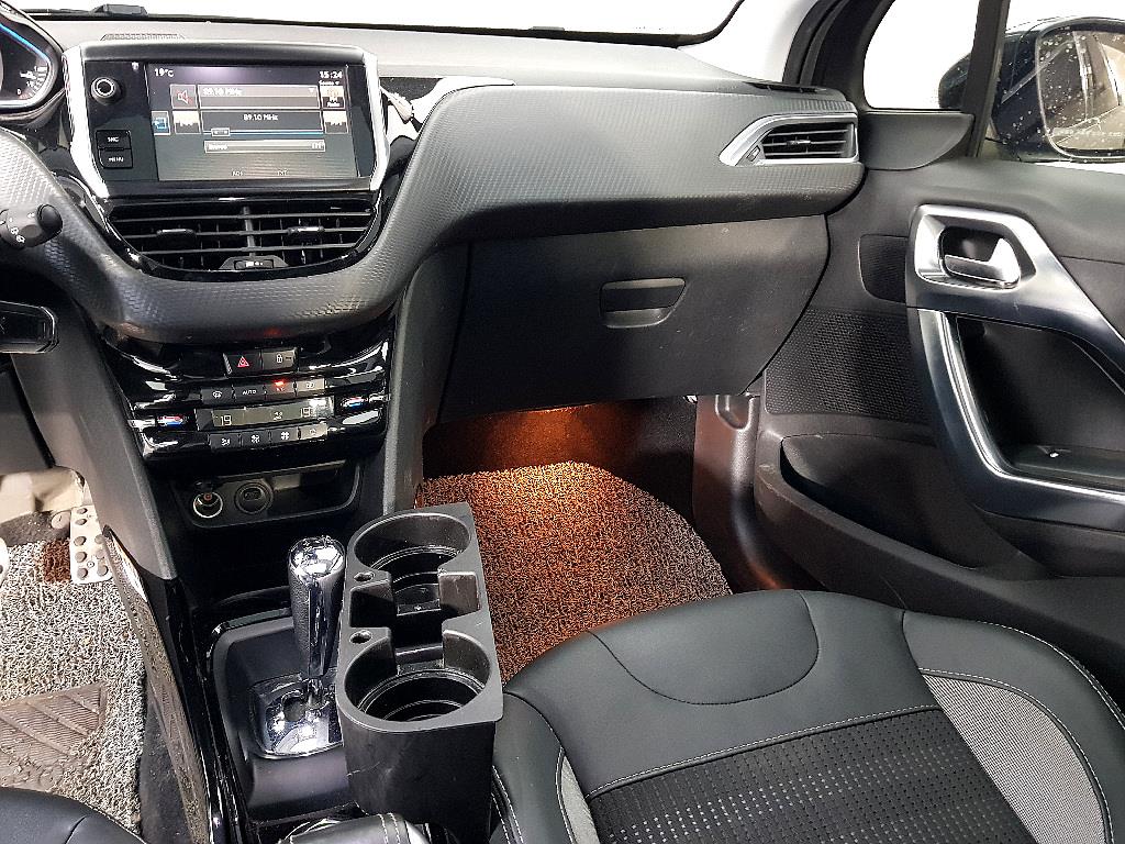 Peugeot 2008 - Vista 10