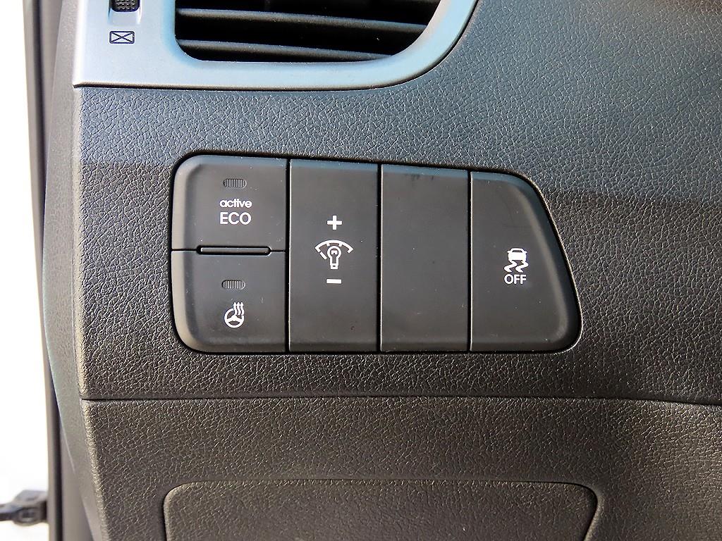 HYUNDAI Avante - Vista 12