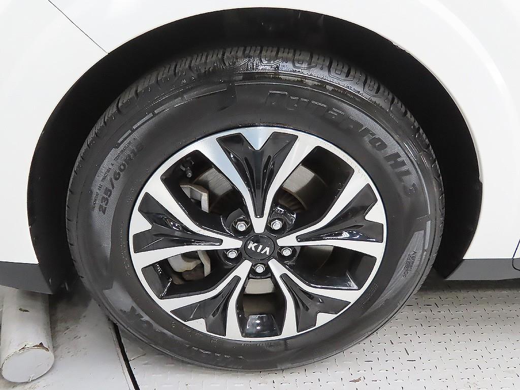 KIA Carnival - Vista 9