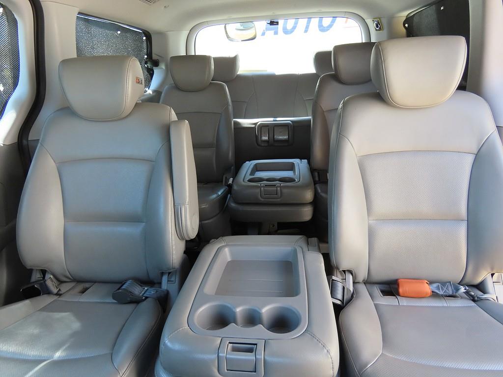 HYUNDAI Starex - Vista 6