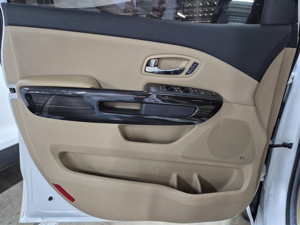 KIA Carnival 2018 the color of pearl - Importación desde Corea - HF Imports Iquique - Foto 15