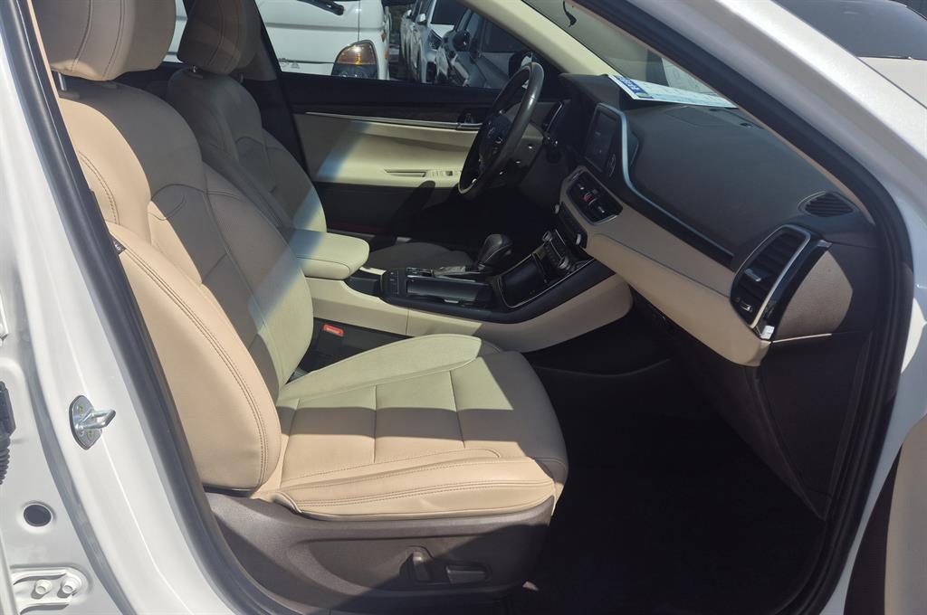 HYUNDAI Grandeur - Vista 10