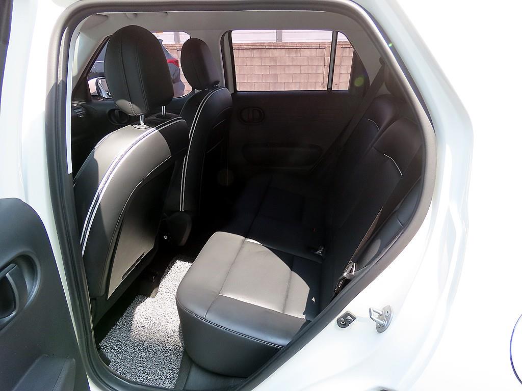 HYUNDAI Casper - Vista 6