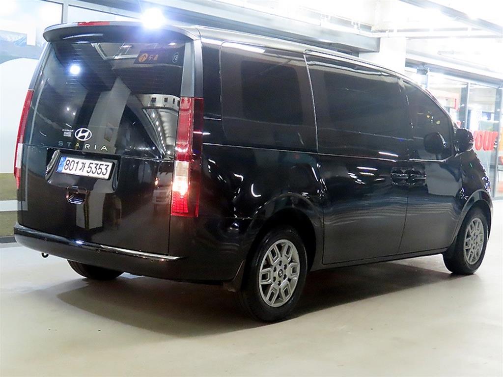 HYUNDAI Staria - Vista 4