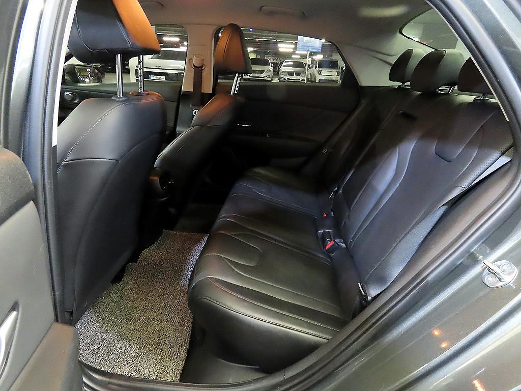 HYUNDAI Avante - Vista 7